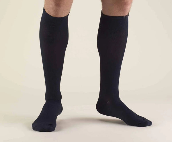 Pr/1 Truform Men'S 20-30Mmhg Knee-High Dress-Style Compression Sock Medium (13 1/2" - 16") Navy Latex-Free